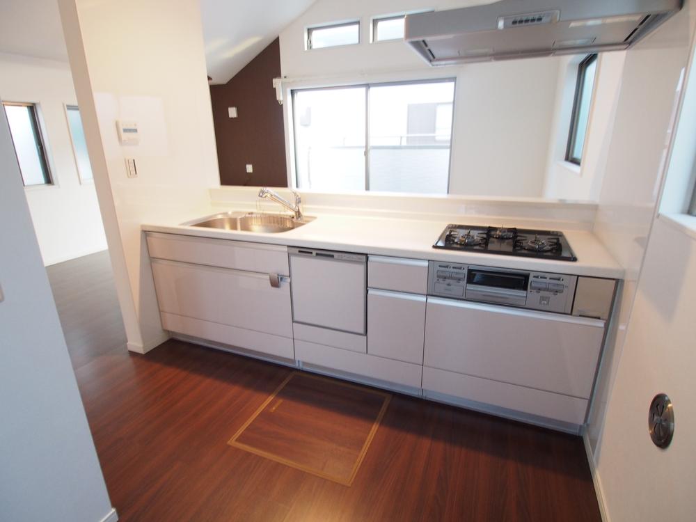 Kitchen. B Building Kitchen (December 2013) Shooting