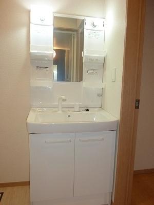 Wash basin, toilet. Indoor (10 May 2013) Shooting