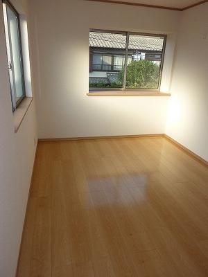 Non-living room. Indoor (10 May 2013) Shooting