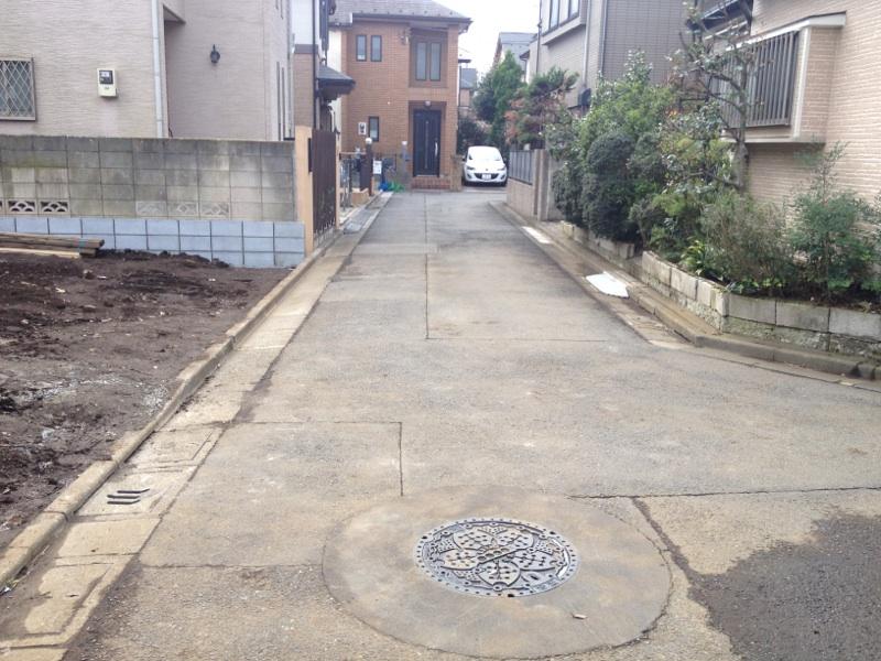 Local photos, including front road. Local (11 May 2013) Shooting