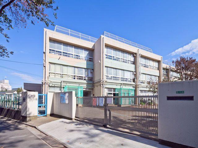 Primary school. 200m to Nerima Hasidic Elementary School