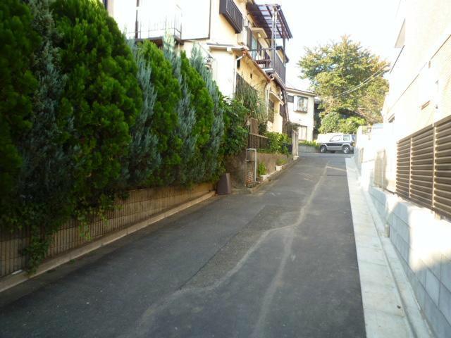 Local photos, including front road. Front road (November 2013) Shooting