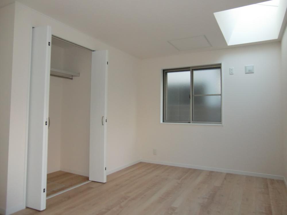 Other introspection. Western-style with top light