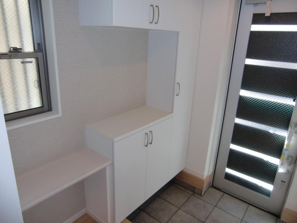 Entrance. Spacious entrance