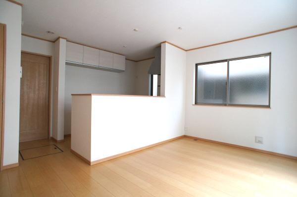 Living. Face-to-face kitchen can feel your family close