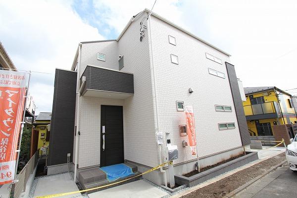 Local photos, including front road. Local (October 7, 2013) Shooting