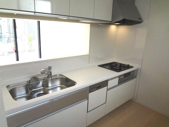 Same specifications photo (kitchen). Seller construction cases _ Kitchen