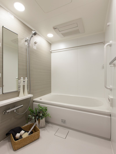 Bathing-wash room.  [Bathroom] Bathroom ventilation dryer, Suppressing the generation of the mold to remove the moisture by ventilation, Also effective in heating in the bathroom dry and cold day of laundry. Also installed hot water tension and reheating is possible semi Otobasu system with a single switch.