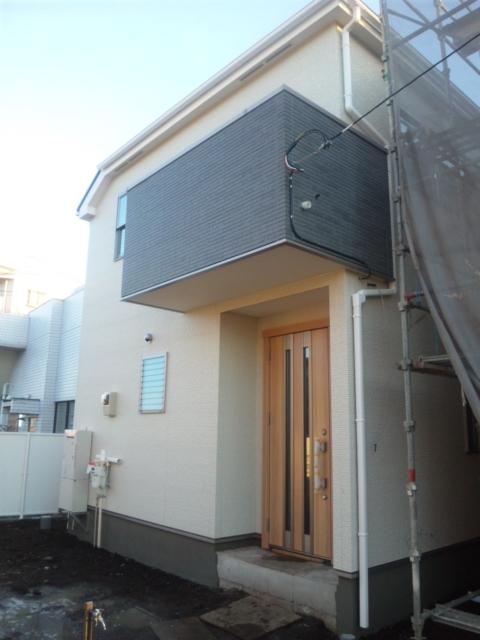 Local appearance photo. Local (12 May 2013) Shooting