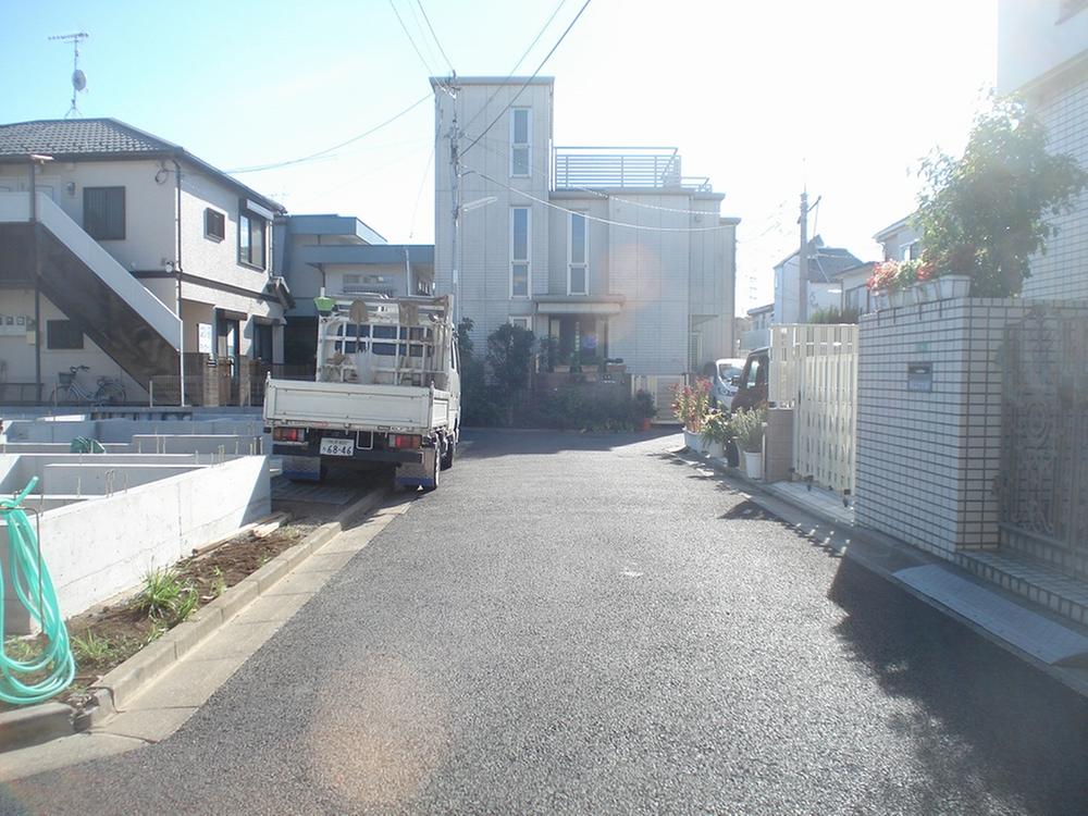 Local photos, including front road. Local (10 May 2013) Shooting