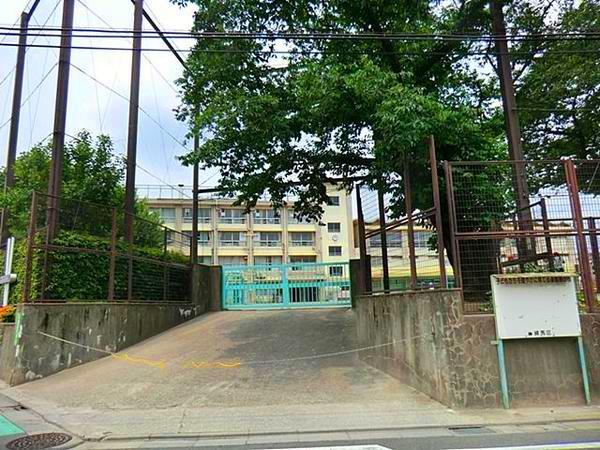 Primary school. 201m to Nerima Oizumi second elementary school