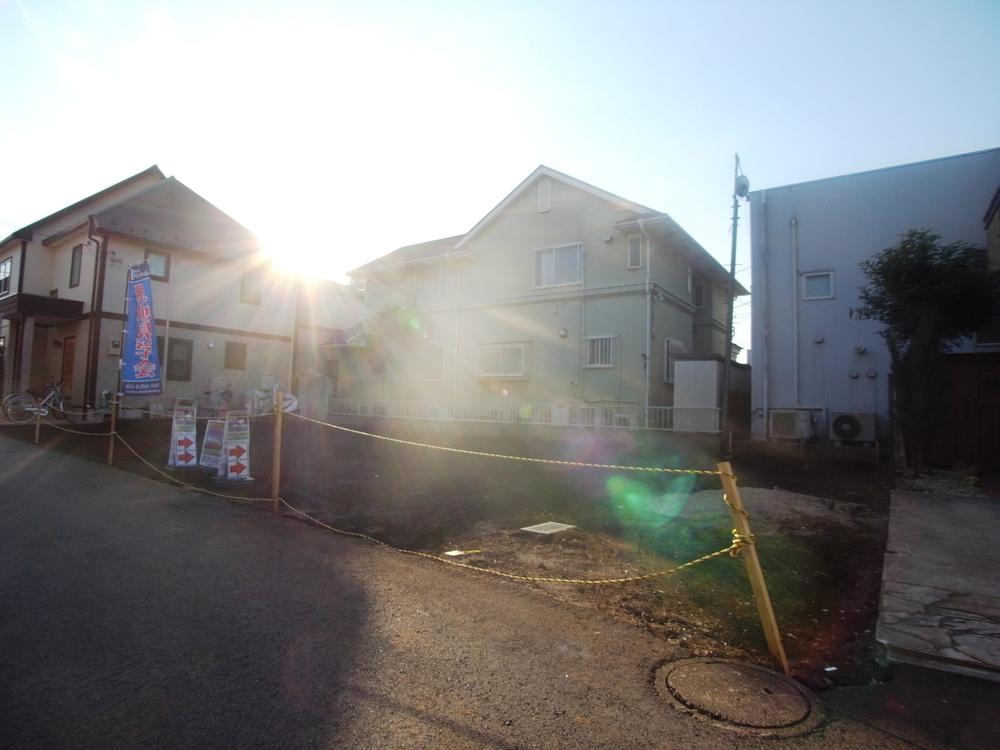 Local photos, including front road. Local (January 2013) Shooting