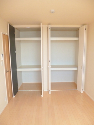 Receipt. Storage abundant closet