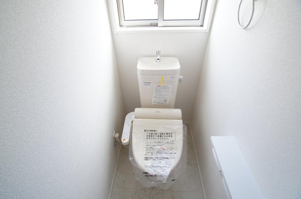 Toilet. So also there is the toilet on the second floor to the first floor, It will not take place the morning of the competition.