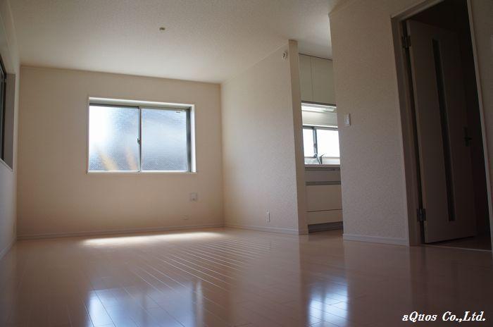 Same specifications photos (living). Same specifications