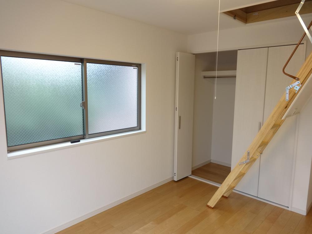 Non-living room. Indoor (10 May 2013) Shooting