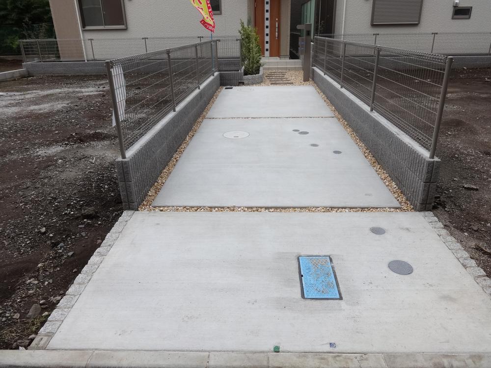 Parking lot. Local (10 May 2013) Shooting