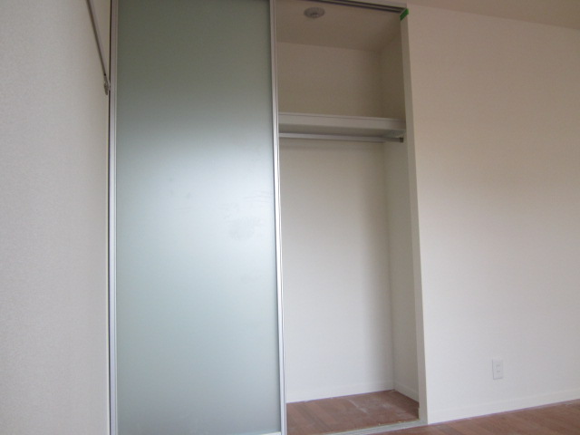 Receipt. Room closet