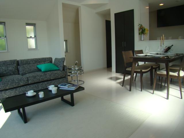 Same specifications photos (living). Same specifications