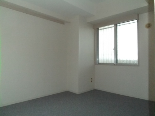 Other room space. Western-style (about 4.0 tatami mats)