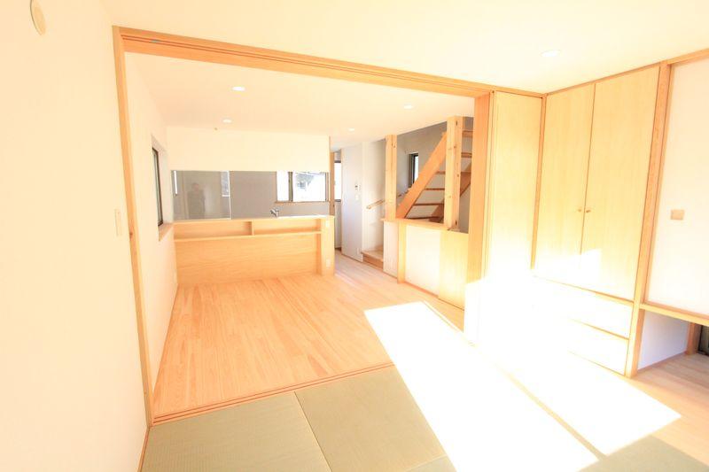 Living. Oizumigakuen New construction