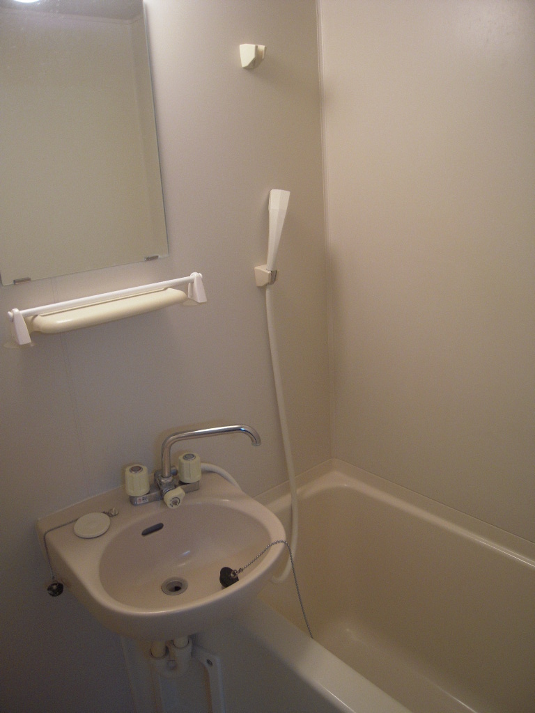 Bath. ※ It will be in a separate room of the photo.