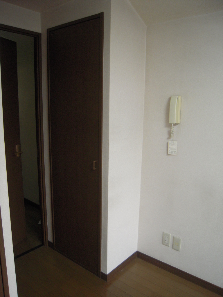 Receipt. ※ It will be in a separate room of the photo.