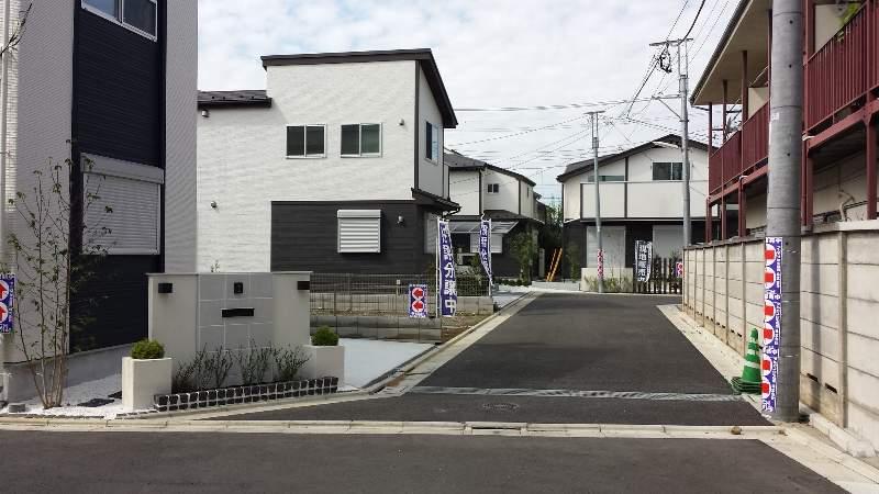 Local photos, including front road. Local (12 May 2013) Shooting