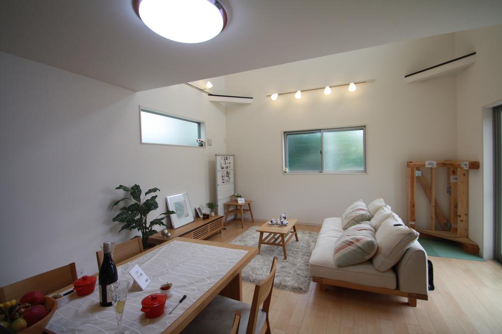 Living. F Building Living (November 2013) Shooting