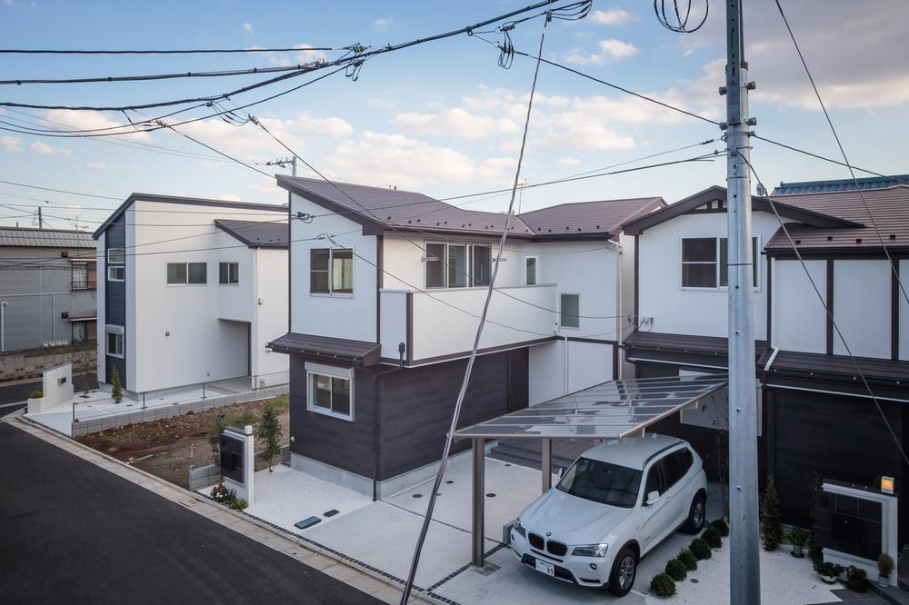 Local photos, including front road. Local (12 May 2013) Shooting