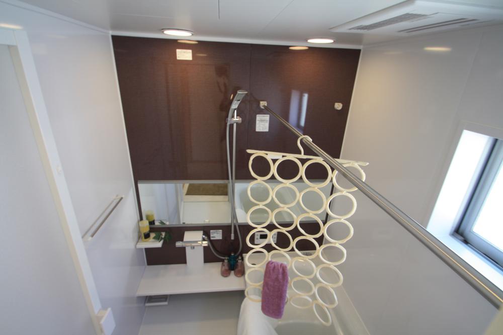 Bathroom. B Building, Bathroom (12 May 2013) Shooting