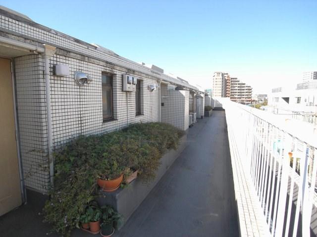 Other common areas. Corridor