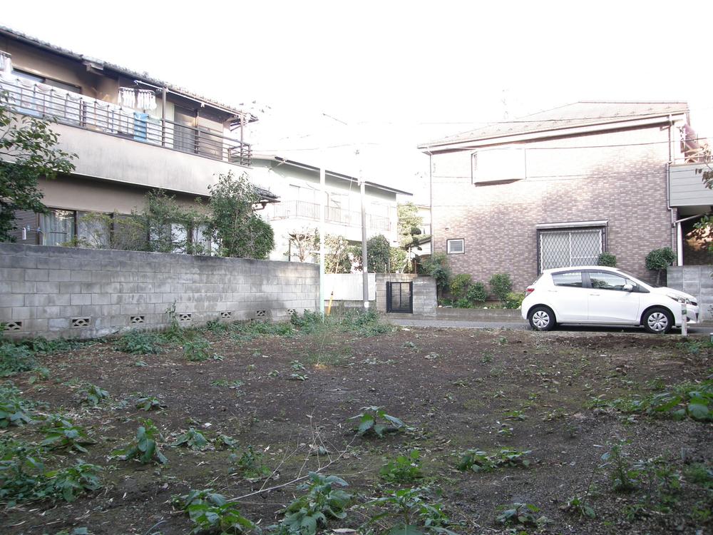 Local photos, including front road. 34 square meters of land. Local (11 May 2013) Shooting