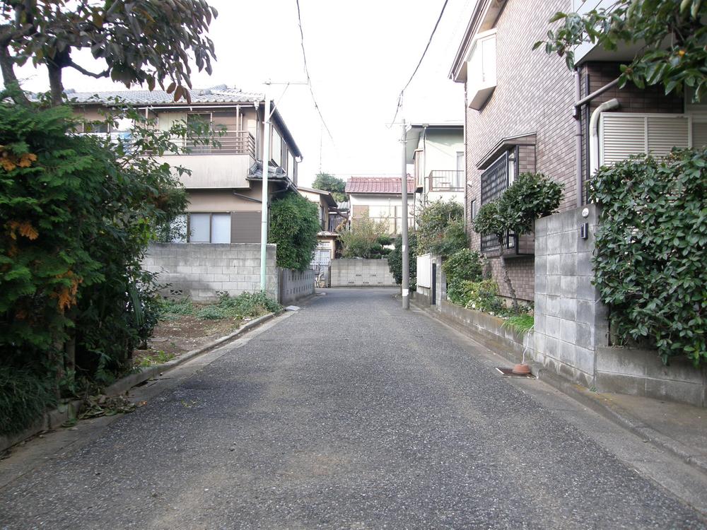 Local photos, including front road. Front road as seen from the south side