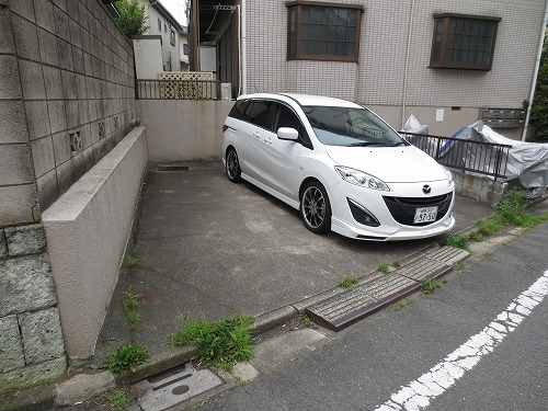 Parking lot. On-site parking