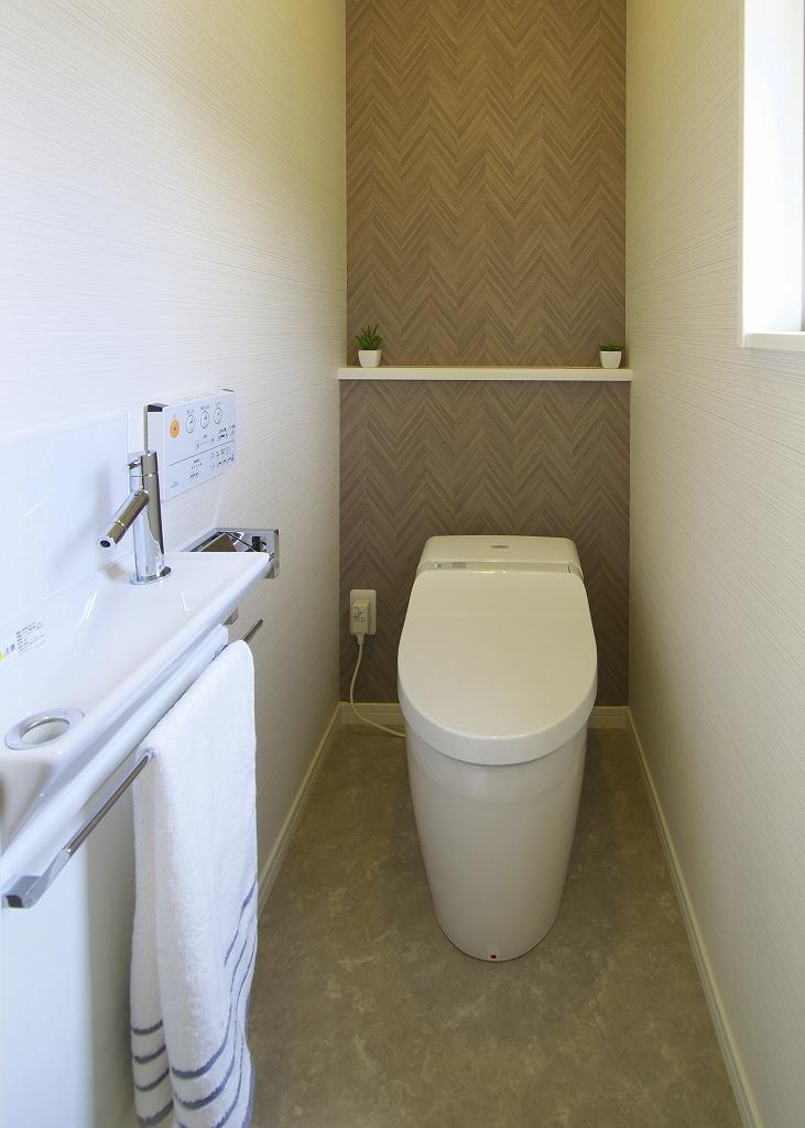 Building plan example (introspection photo). Toilets are two places together with bidet