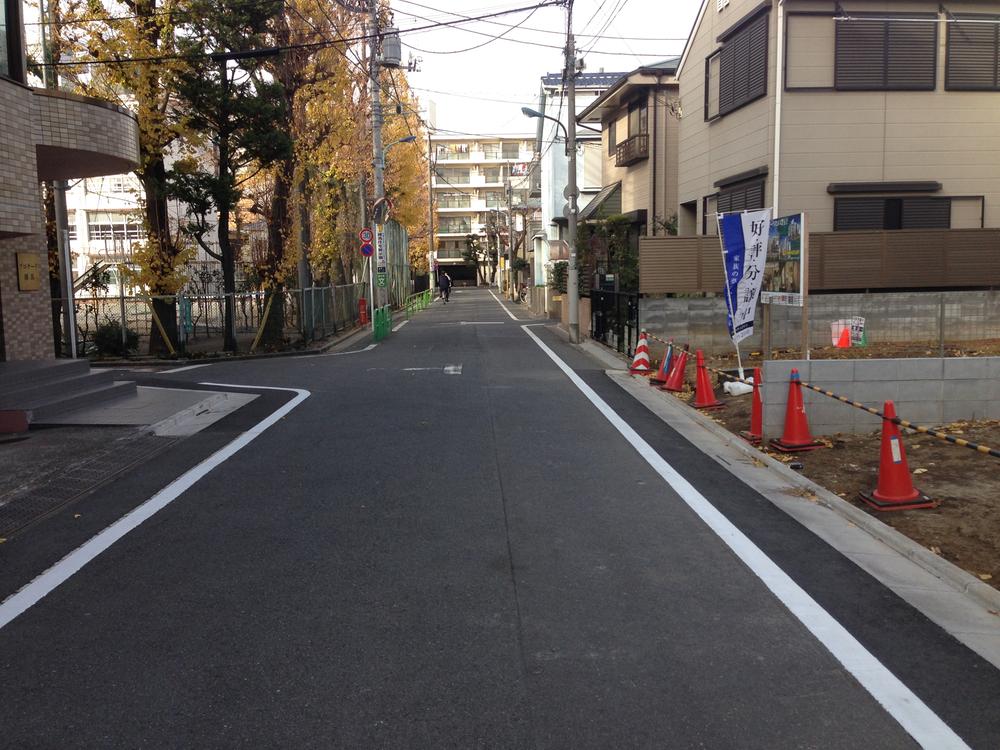 Local photos, including front road. Improvement has been 6M public road