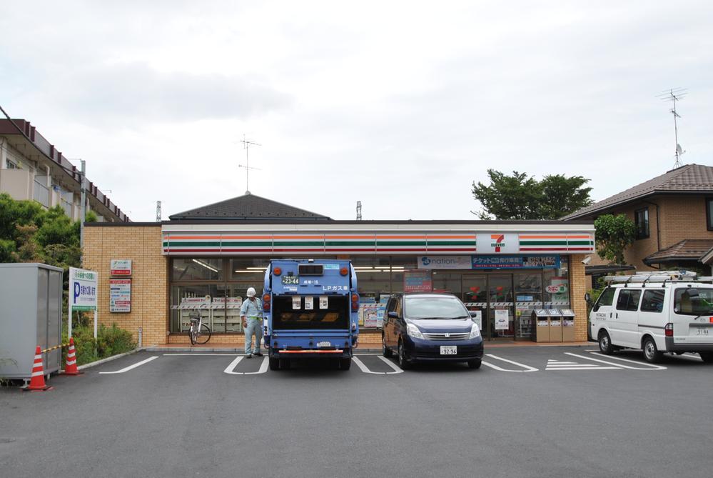 Convenience store. 1000m to Seven-Eleven Seven-Eleven