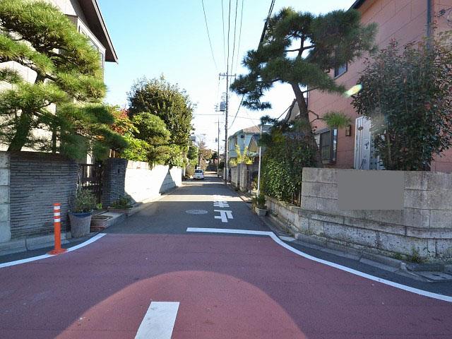 Local photos, including front road. Shimoshakujii 3-chome contact road situation 2013.11.21 the time of shooting