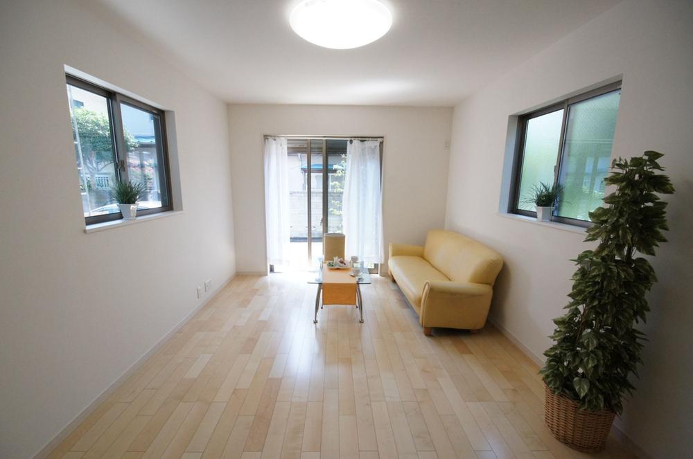 Same specifications photos (living). It is the example of construction of living. All building the first floor there is a living. 