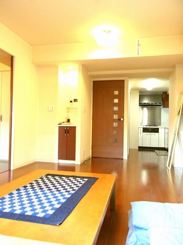 Living. Seen from the balcony side LDK2