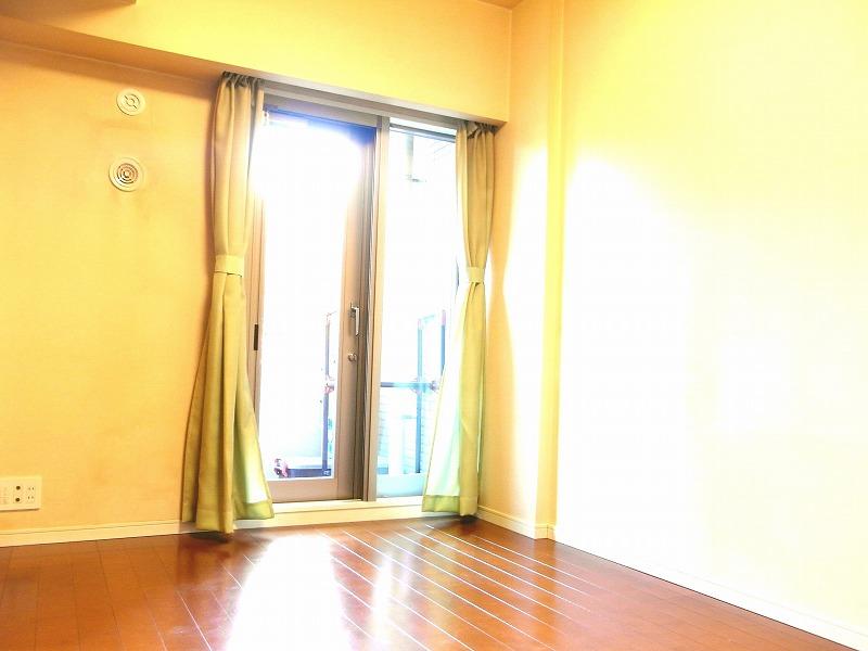 Non-living room. South Western-style. You can also use to connect with the living.