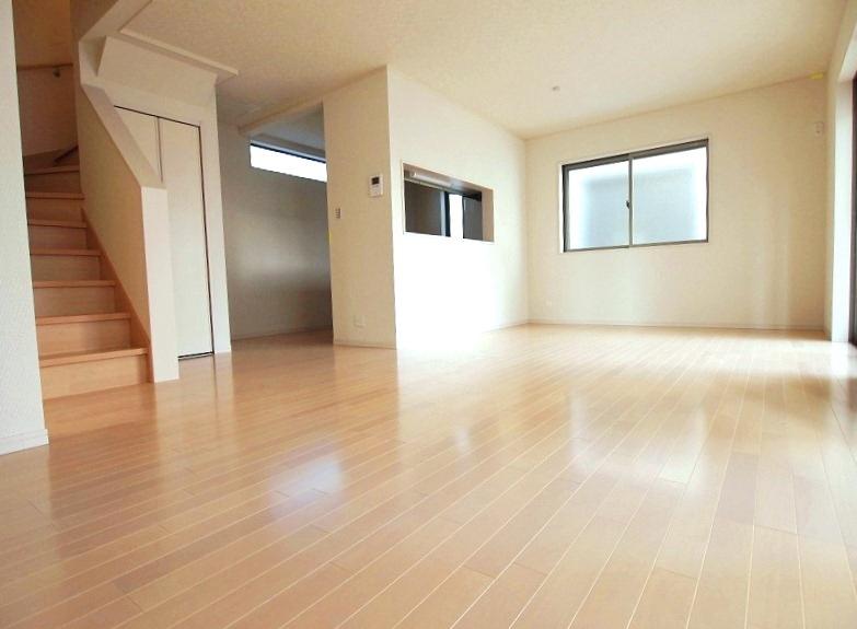 Same specifications photos (living). - Per under construction [Same specifications Photos] It will be -