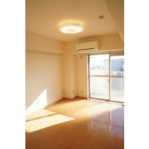 Living and room. Western-style about 6 Pledge. There 1 groups air conditioning.