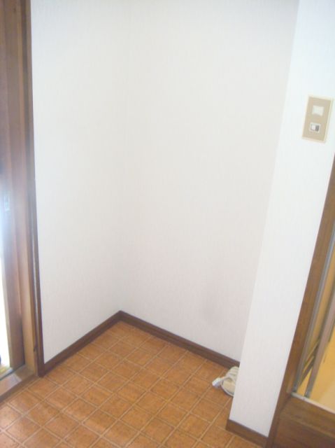 Other room space. Indoor Laundry Storage.