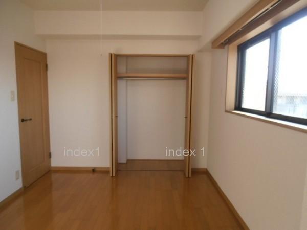 Receipt. Closet equipped