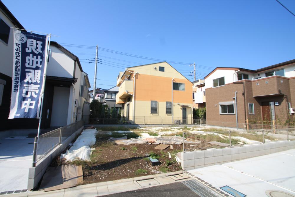 Local appearance photo. Local (12 May 2013) Shooting