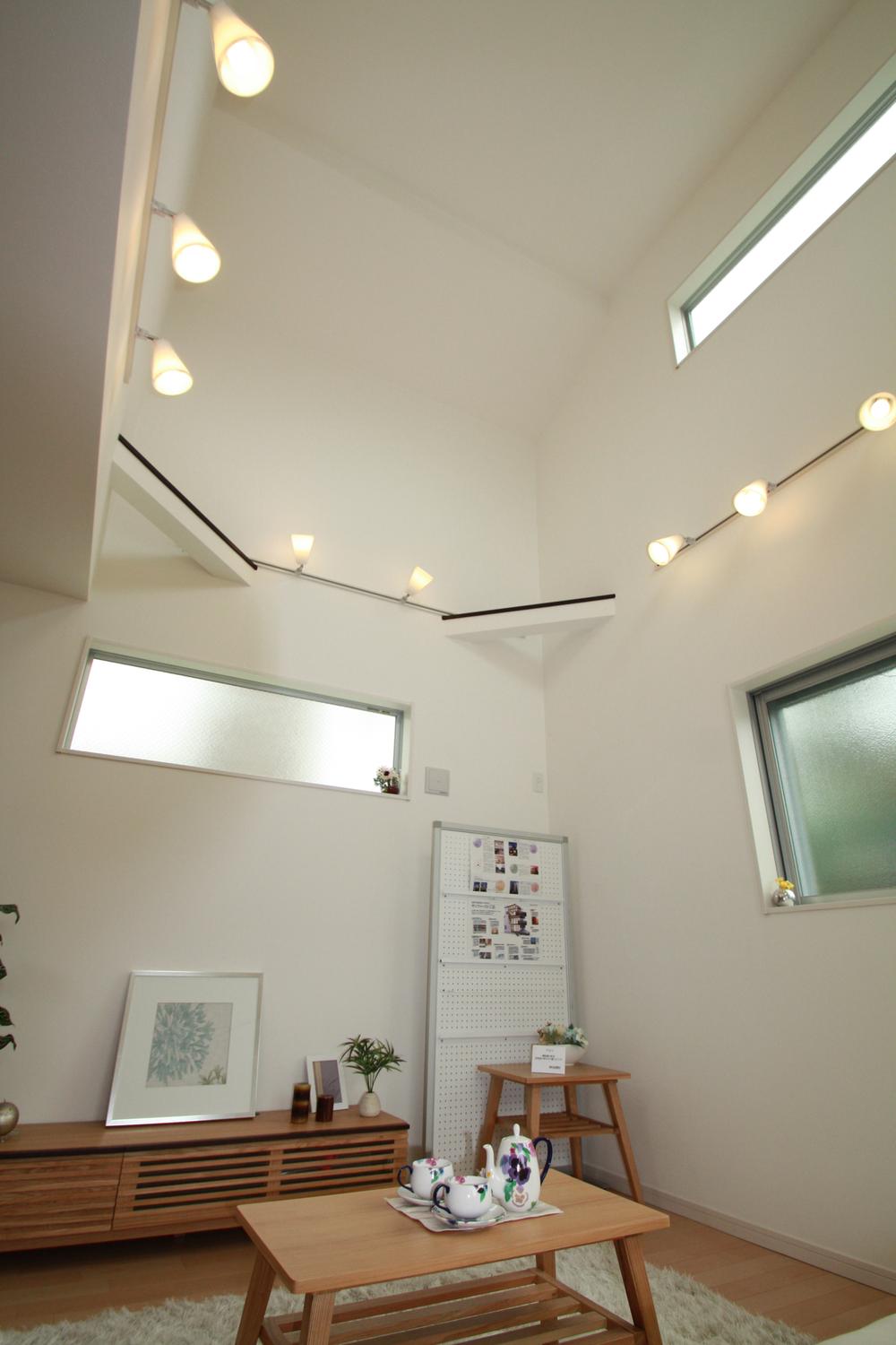 Same specifications photos (living). Same specifications