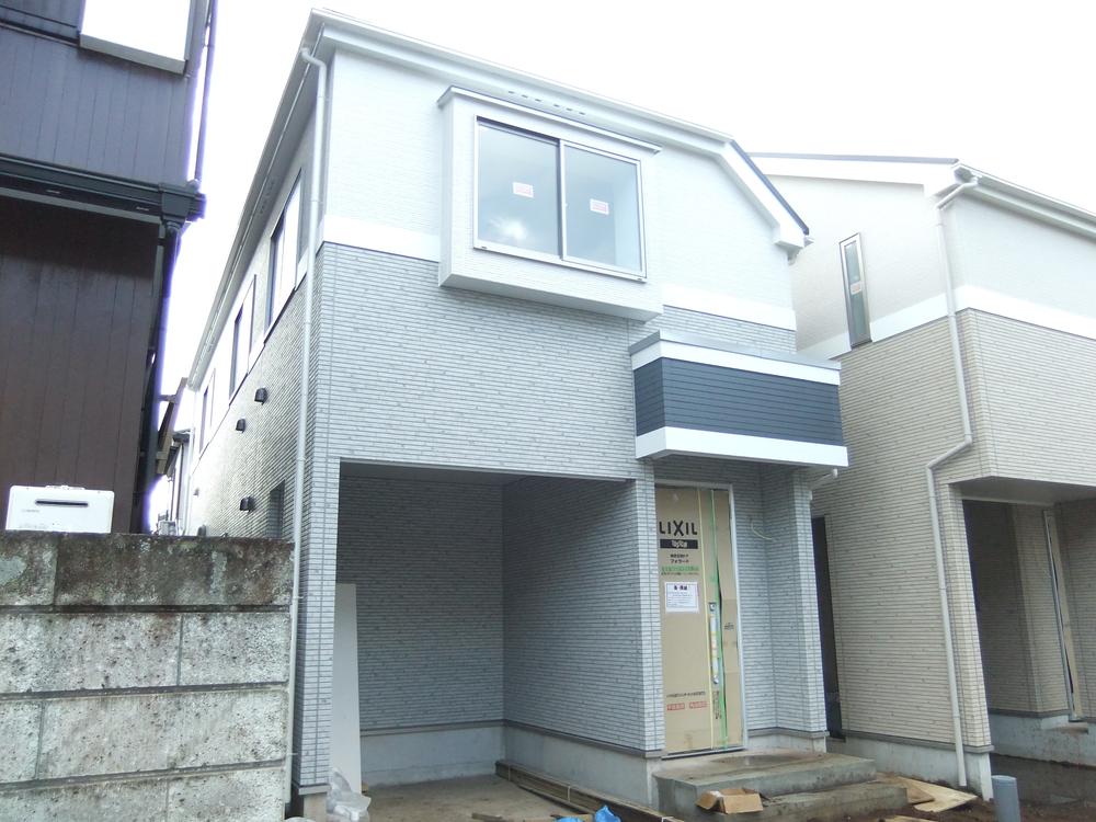 Local appearance photo. Building 3