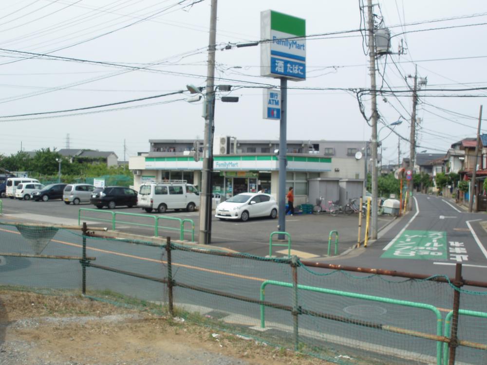 Convenience store. FamilyMart Nishiōizumi 386m up to four-chome